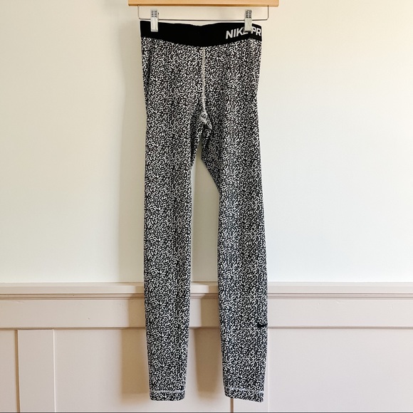 Nike Pro Mezzo Print Women’s Running Tights Black White Leggings Pattern Small - Picture 2 of 9